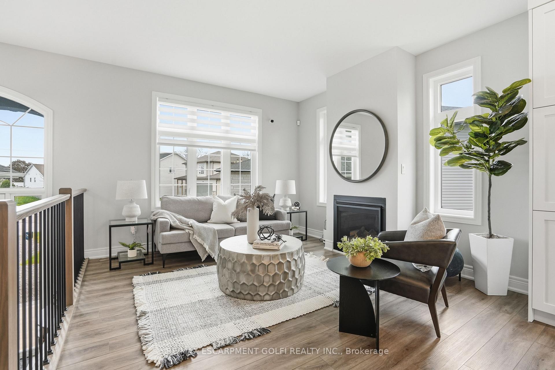 Photo 5 of 3363 Willguard Court, Niagara Falls, Chippawa — HOMEH
