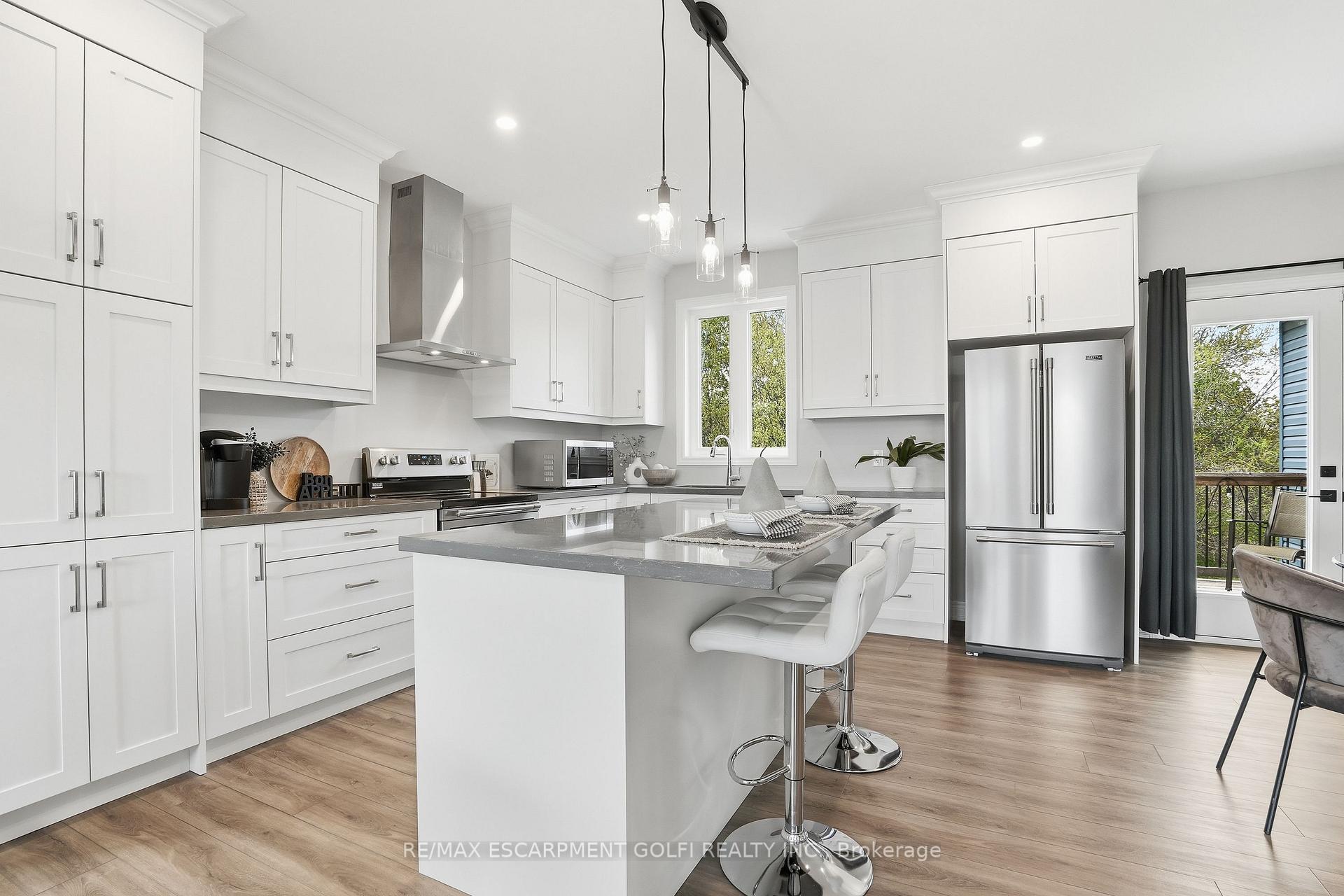 Photo 8 of 3363 Willguard Court, Niagara Falls, Chippawa — HOMEH
