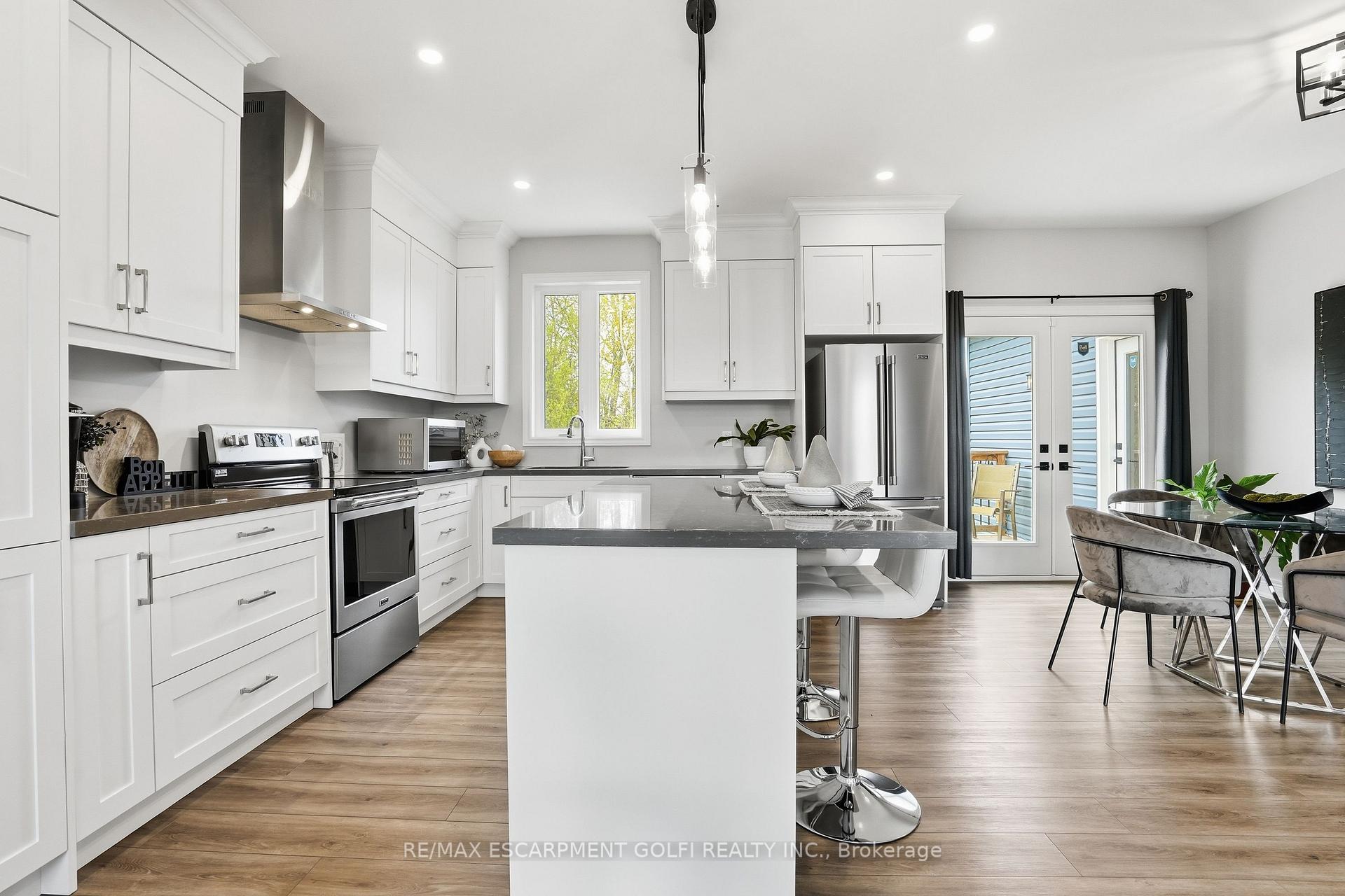 Photo 9 of 3363 Willguard Court, Niagara Falls, Chippawa — HOMEH