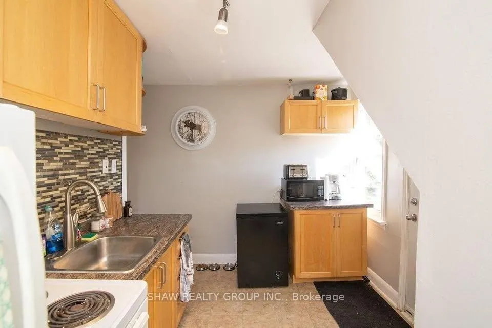 Photo 5 of Unit Upper, 245 East 22nd Street, Hamilton, Eastmount — HOMEH