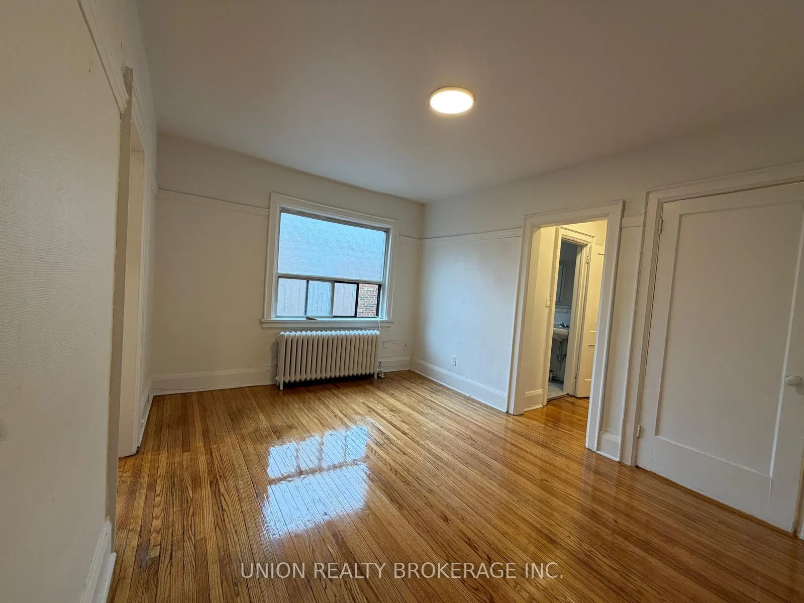 Photo 4 of Unit 26, 2451 Queen Street E, Toronto, The Beaches — HOMEH