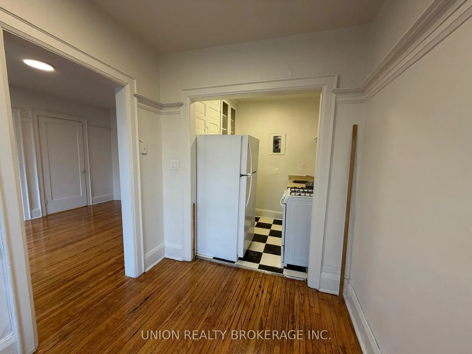 Photo 8 of Unit 26, 2451 Queen Street E, Toronto, The Beaches — HOMEH