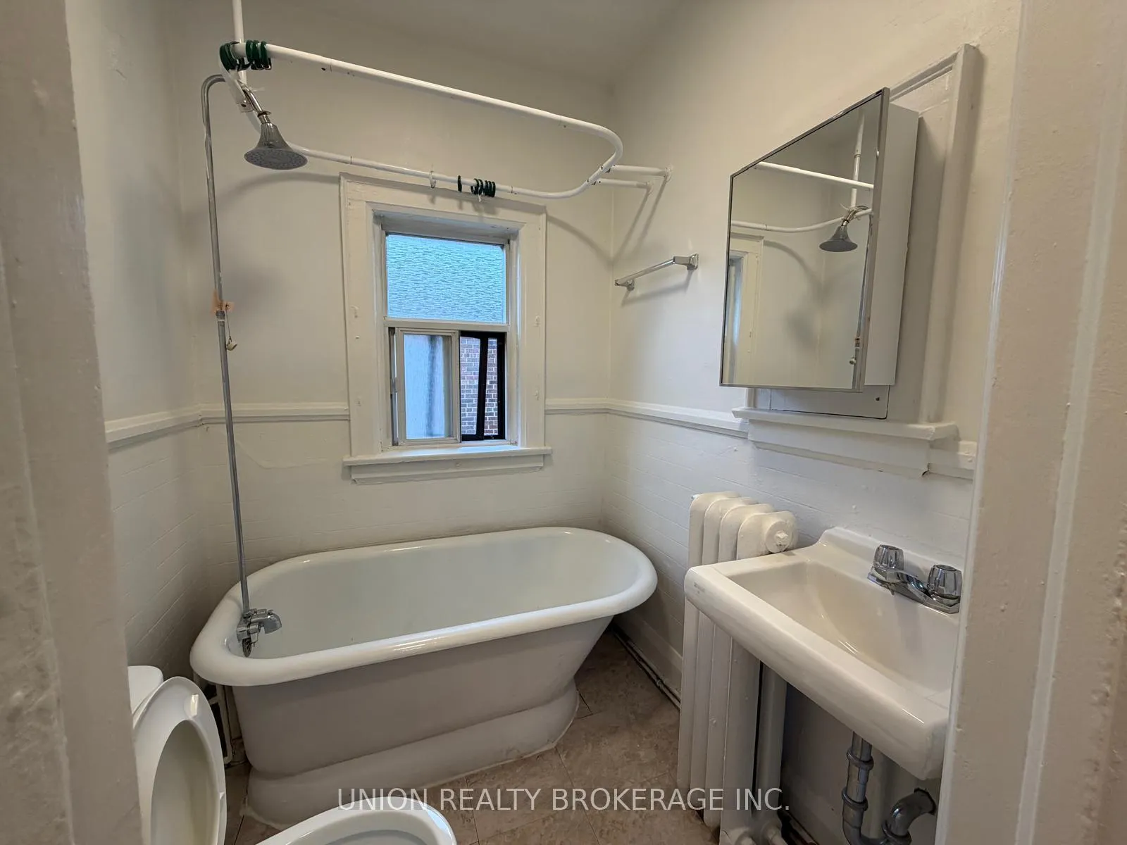 Photo 10 of Unit 26, 2451 Queen Street E, Toronto, The Beaches — HOMEH