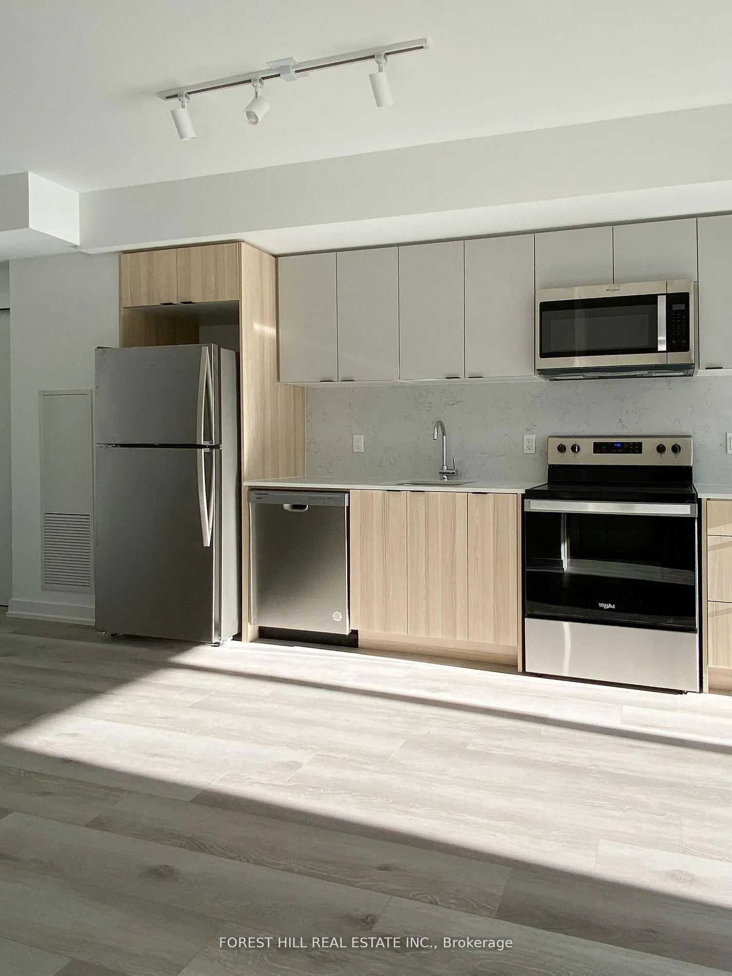 Photo 4 of Unit 505, 2000 Bathurst Street, Toronto, Humewood-Cedarvale — HOMEH