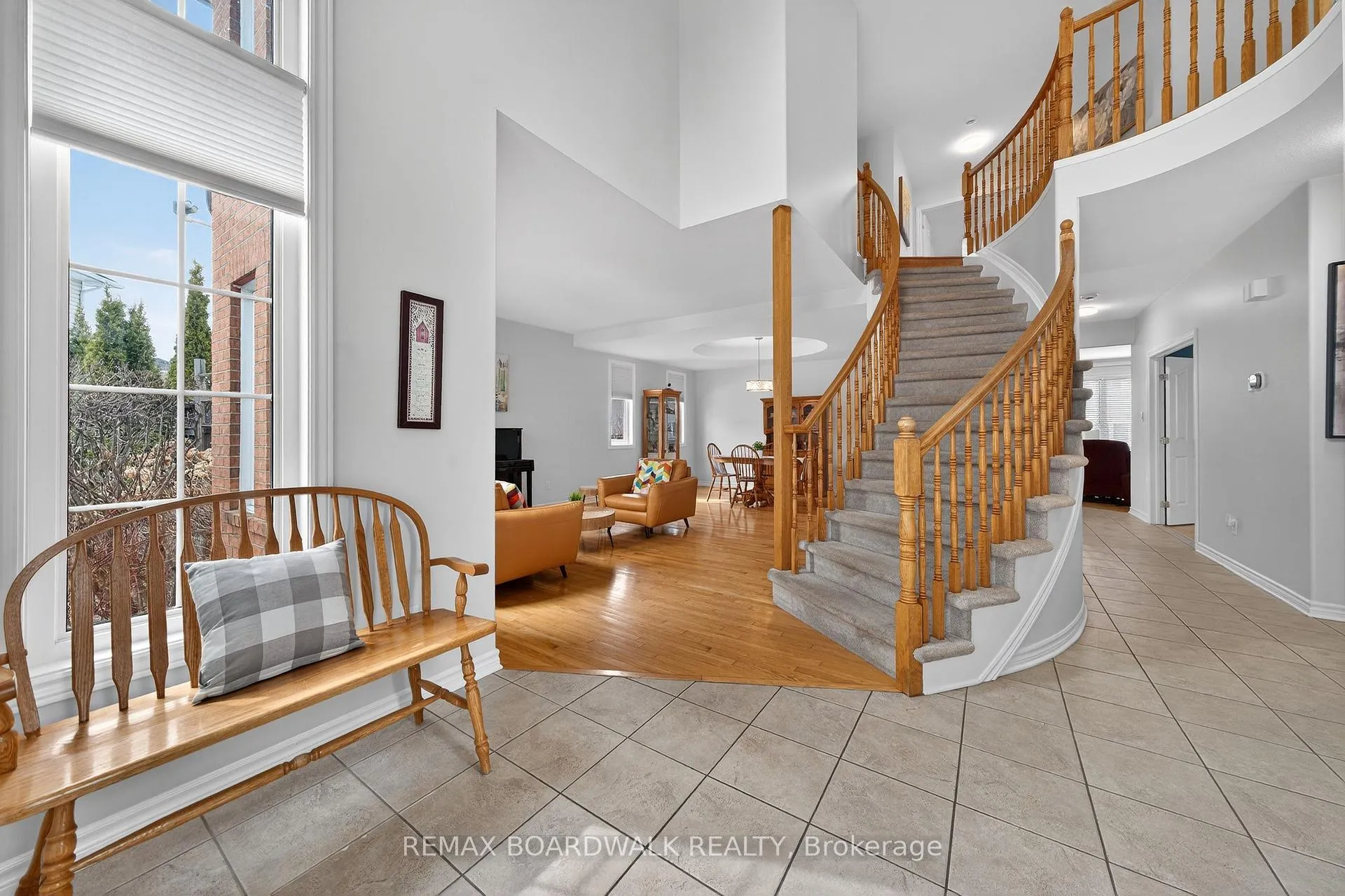 Photo 5 of 85 Woliston Crescent, Ottawa, Kanata - Morgan's Grant/South March — HOMEH