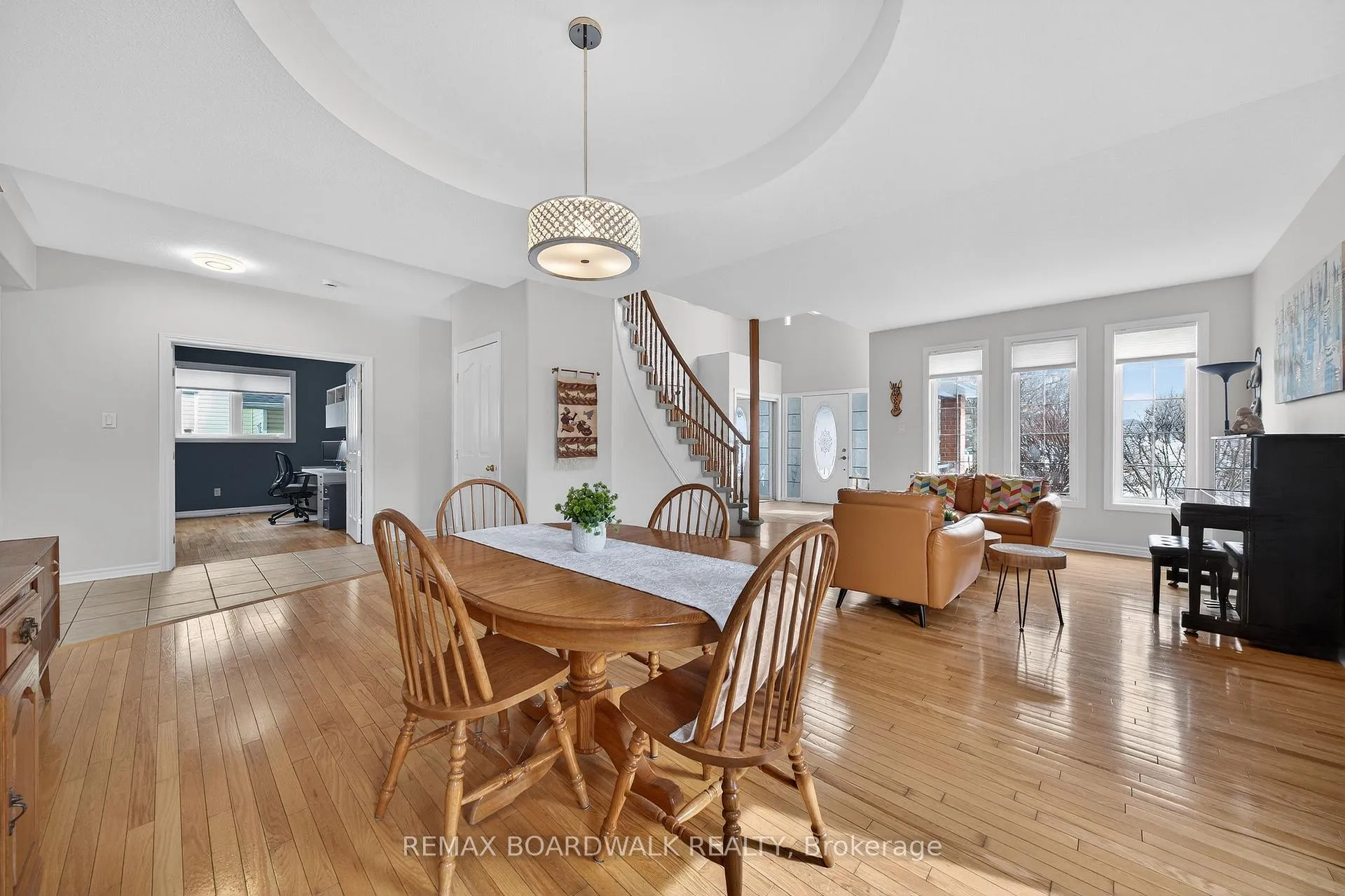 Photo 10 of 85 Woliston Crescent, Ottawa, Kanata - Morgan's Grant/South March — HOMEH
