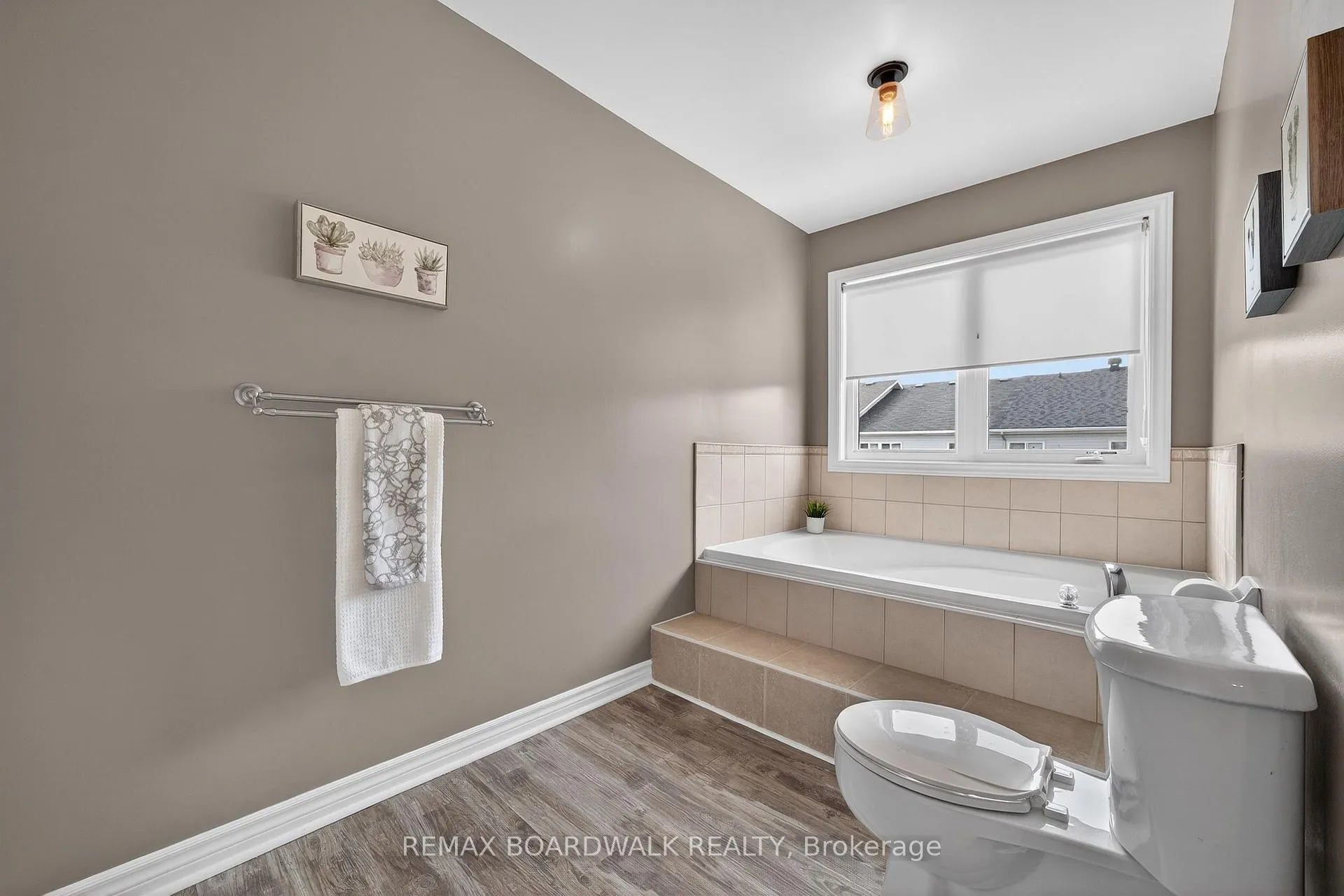 Photo 27 of 85 Woliston Crescent, Ottawa, Kanata - Morgan's Grant/South March — HOMEH