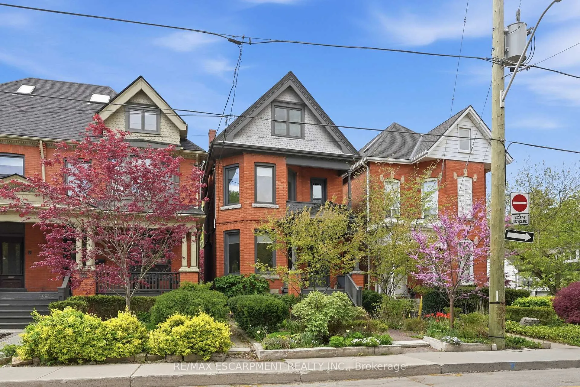 Photo 2 of 141 Markland Street, Hamilton, Durand — HOMEH