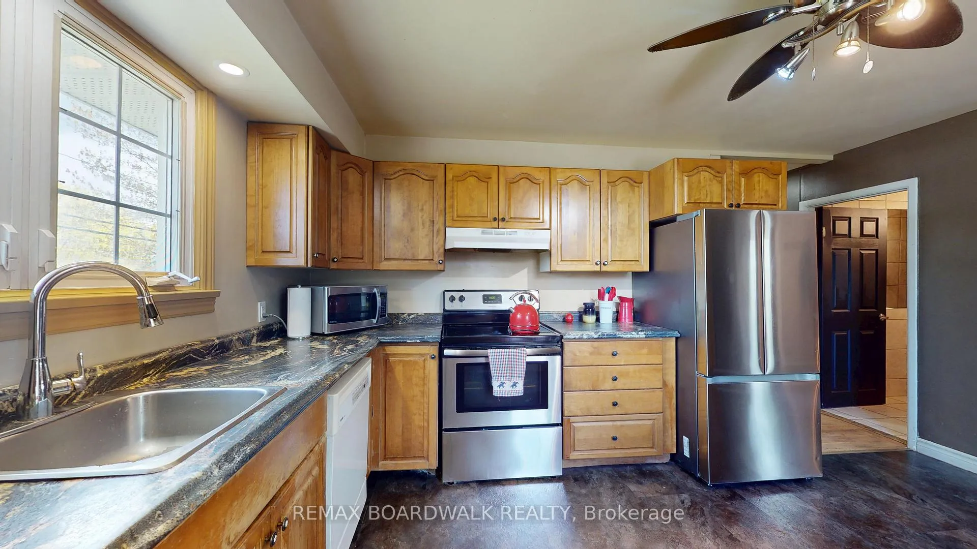 Photo 10 of 1061 Centennial Road, Brockville — HOMEH