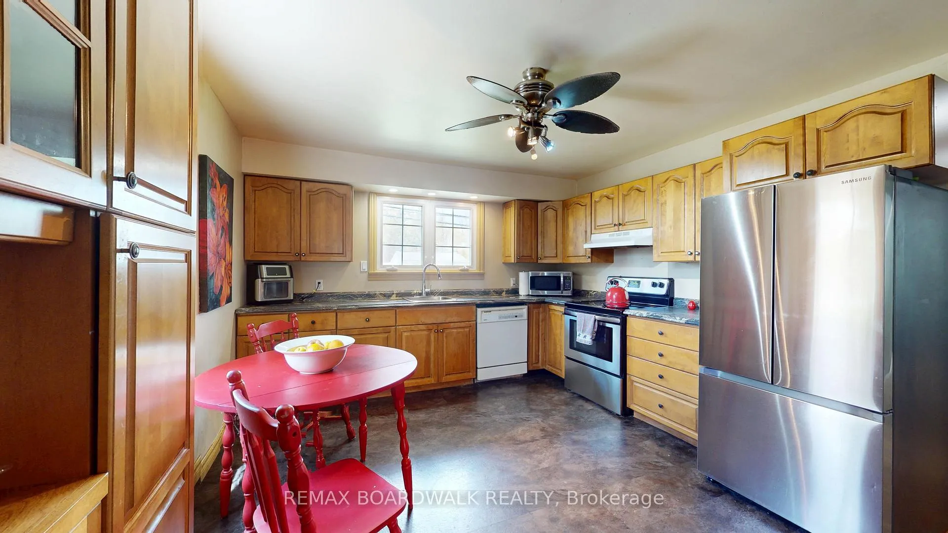 Photo 12 of 1061 Centennial Road, Brockville — HOMEH