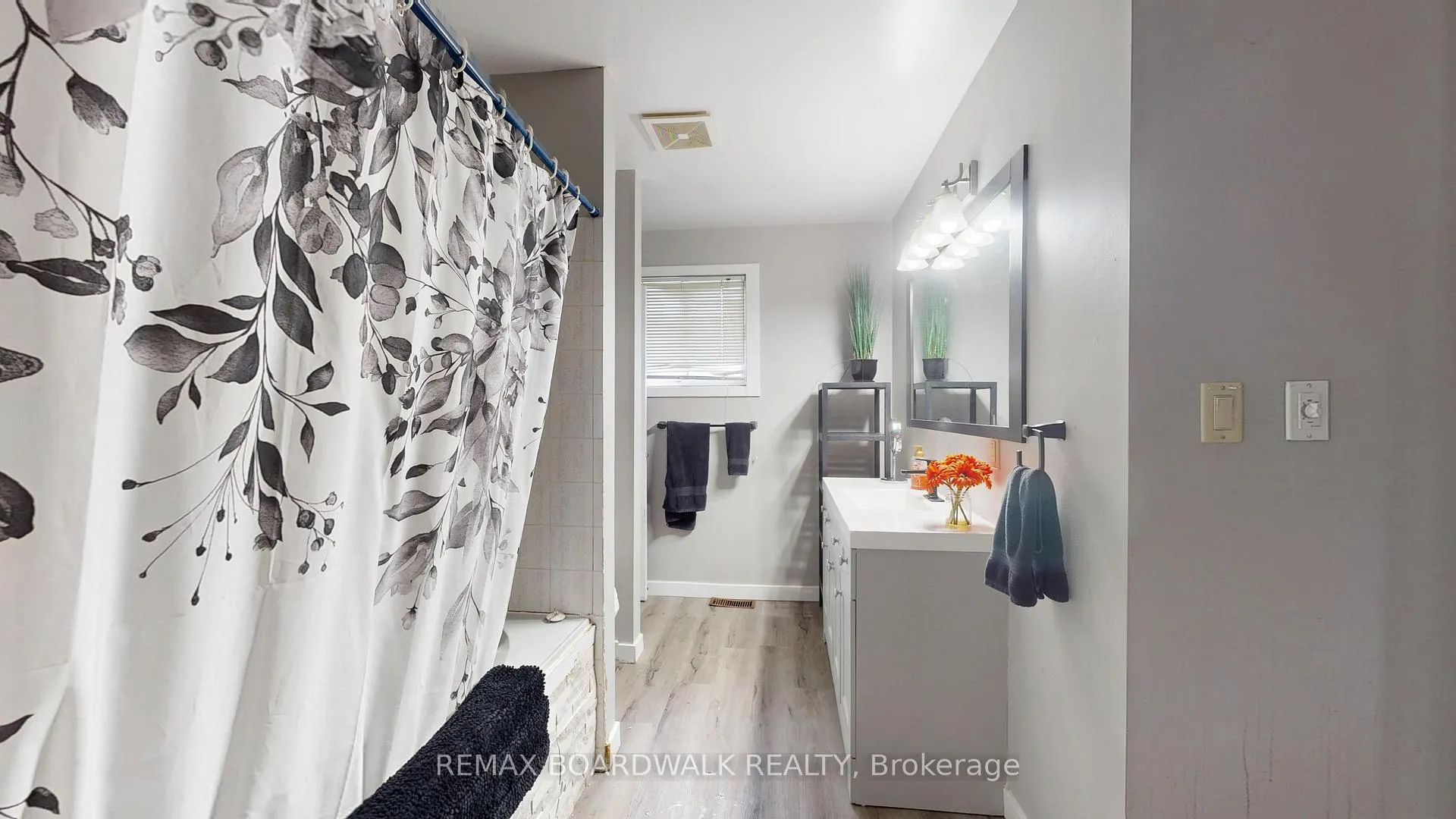 Photo 22 of 1061 Centennial Road, Brockville — HOMEH