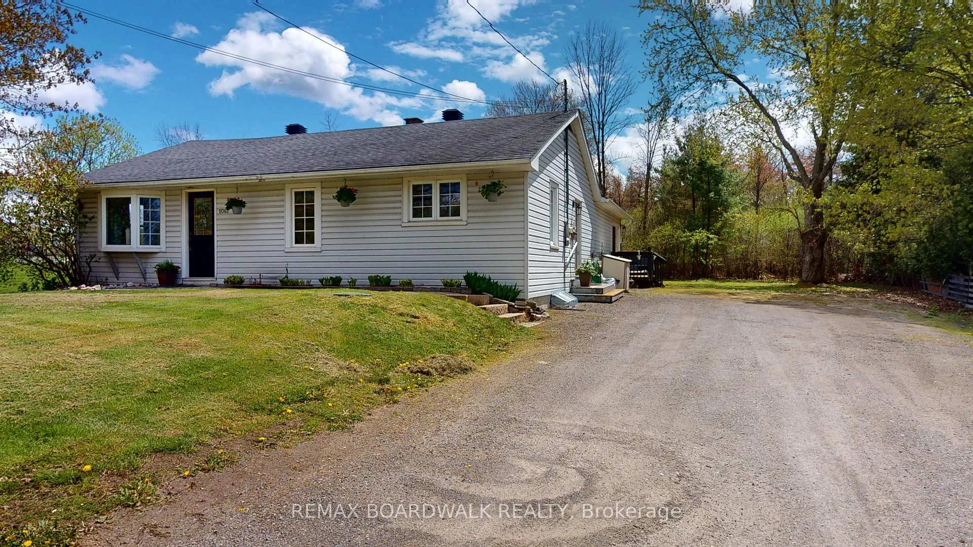 Photo 27 of 1061 Centennial Road, Brockville — HOMEH