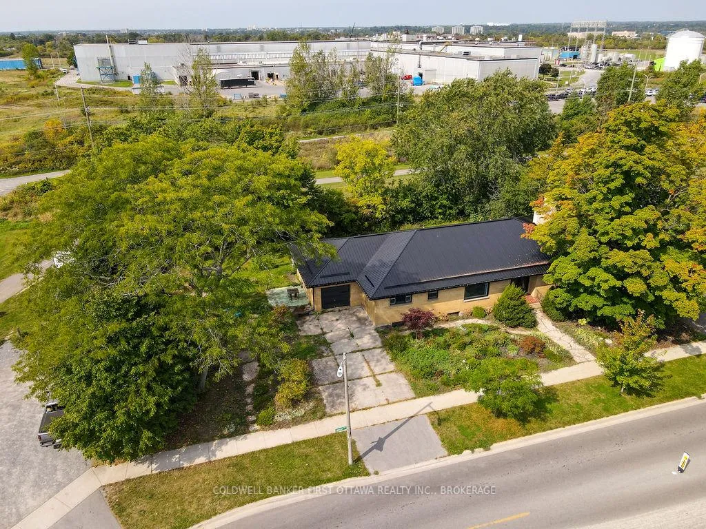 Photo 3 of 10 Brant Avenue, Kingston, East of Sir John A. Blvd — HOMEH