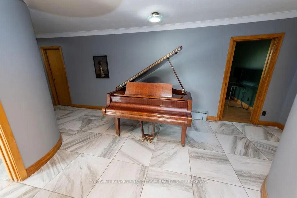 Photo 6 of 10 Brant Avenue, Kingston, East of Sir John A. Blvd — HOMEH