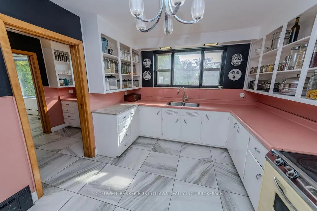 Photo 12 of 10 Brant Avenue, Kingston, East of Sir John A. Blvd — HOMEH
