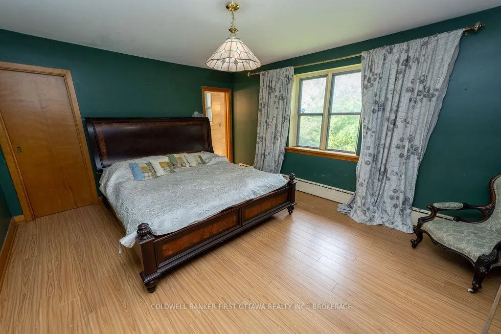 Photo 17 of 10 Brant Avenue, Kingston, East of Sir John A. Blvd — HOMEH