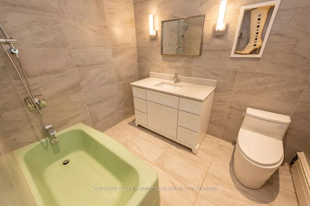 Photo 19 of 10 Brant Avenue, Kingston, East of Sir John A. Blvd — HOMEH