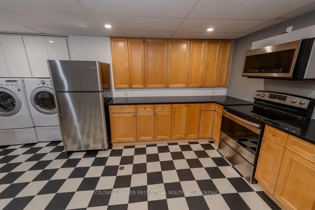 Photo 27 of 10 Brant Avenue, Kingston, East of Sir John A. Blvd — HOMEH