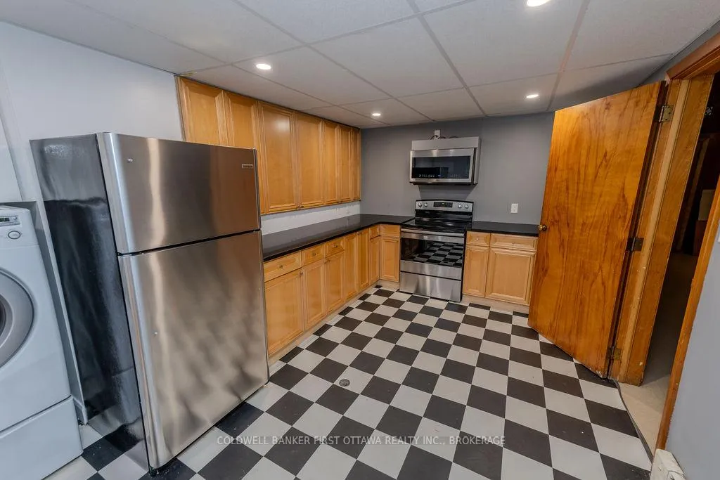 Photo 30 of 10 Brant Avenue, Kingston, East of Sir John A. Blvd — HOMEH