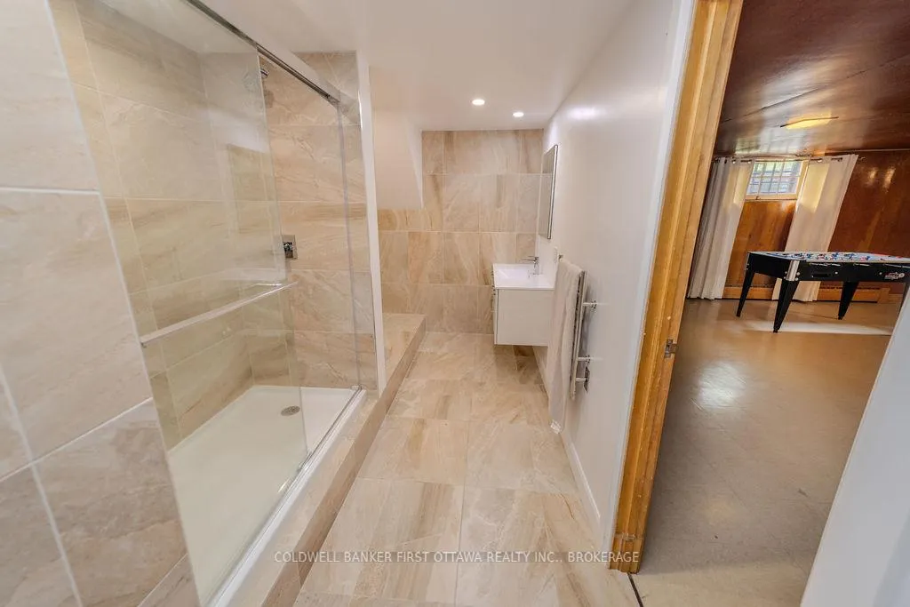 Photo 31 of 10 Brant Avenue, Kingston, East of Sir John A. Blvd — HOMEH