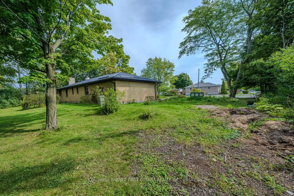 Photo 44 of 10 Brant Avenue, Kingston, East of Sir John A. Blvd — HOMEH
