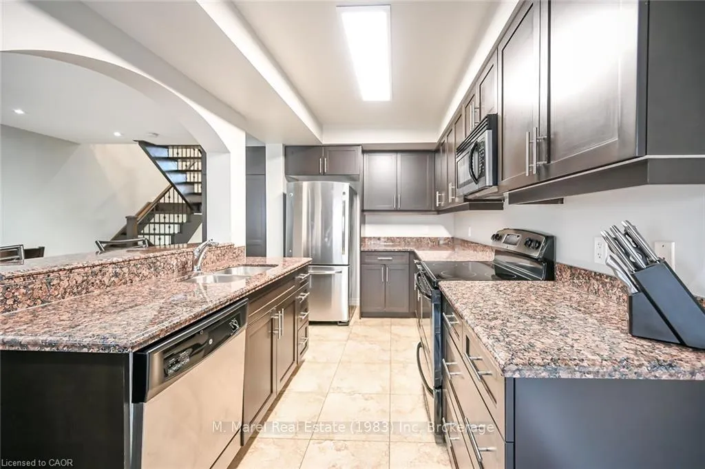 Photo 4 of Unit 44, 70 Highgate Drive, Hamilton, Stoney Creek Mountain — HOMEH