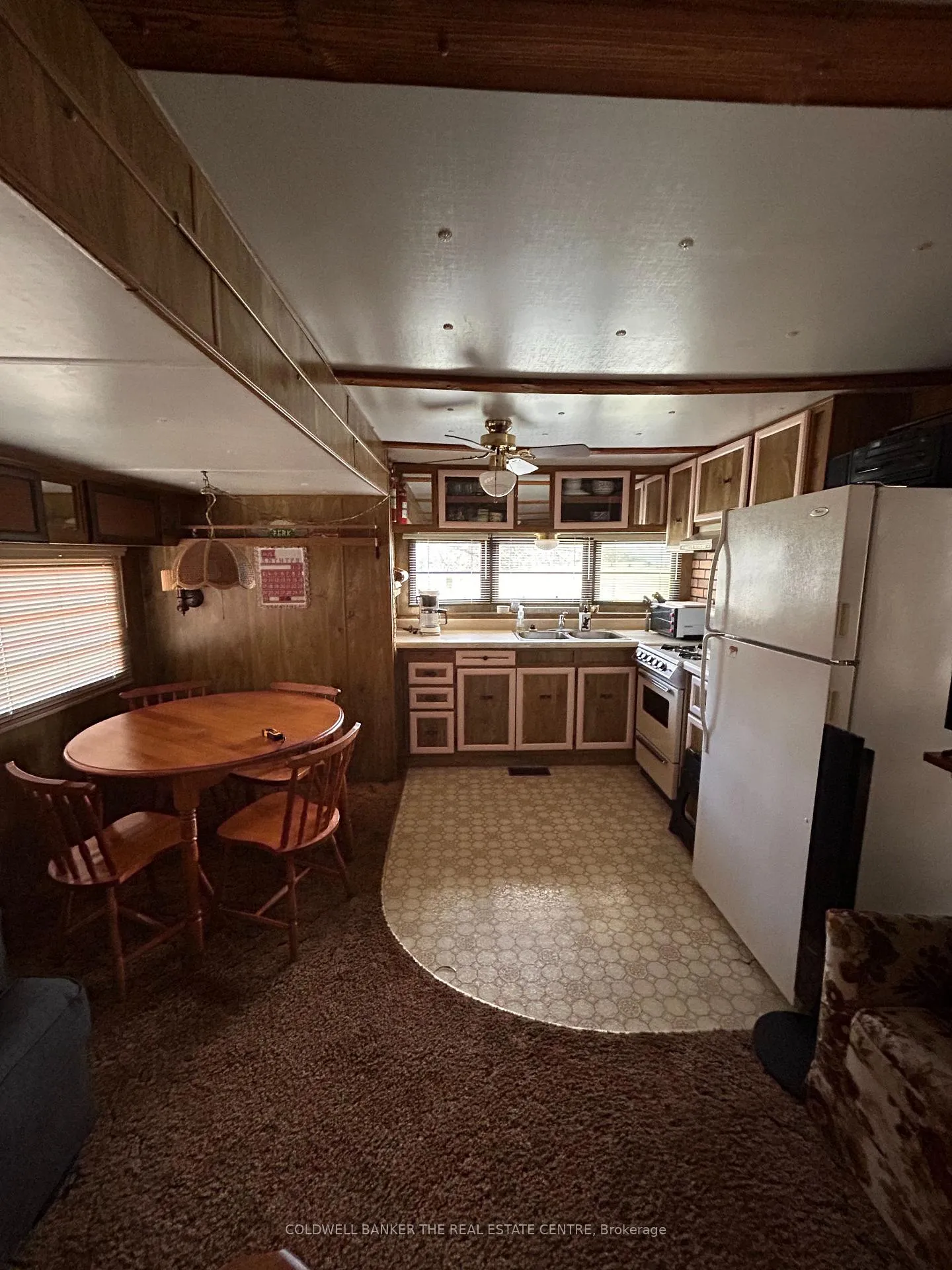 Photo 3 of Unit 206, 285 Crydermans Side Road, Georgina, Baldwin — HOMEH