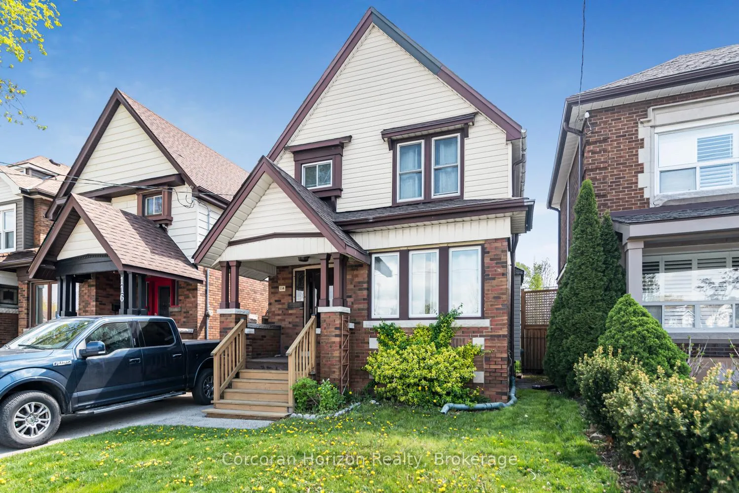 Photo 3 of 114 Weir Street N, Hamilton, Homeside — HOMEH