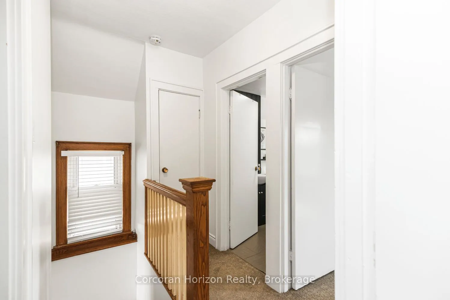 Photo 14 of 114 Weir Street N, Hamilton, Homeside — HOMEH
