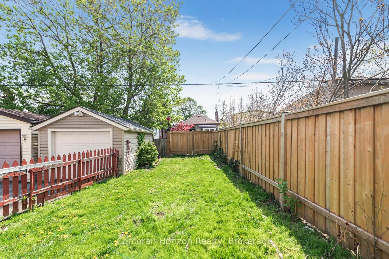 Photo 23 of 114 Weir Street N, Hamilton, Homeside — HOMEH