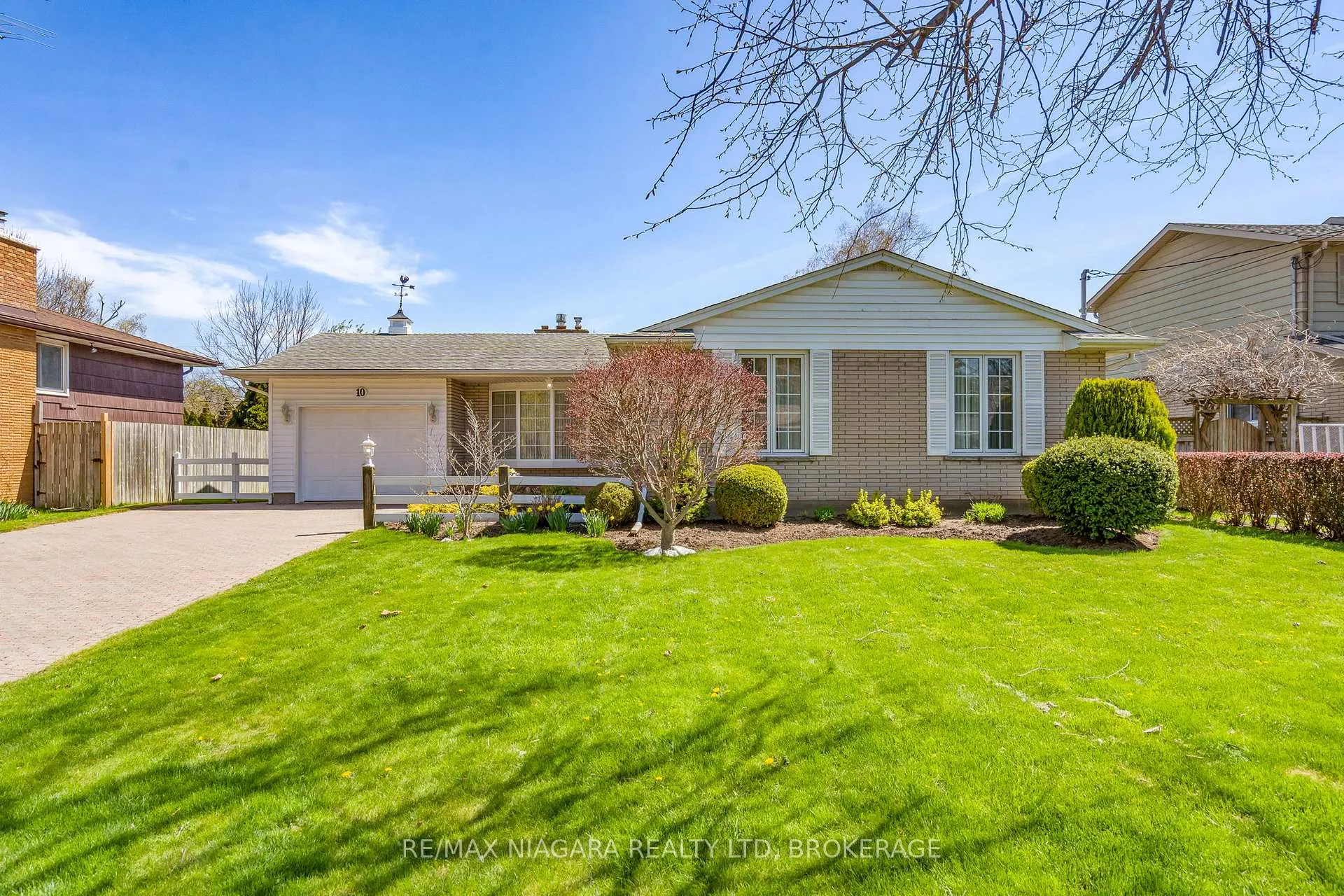 Photo 2 of 10 King's Grant Road, St. Catharines, Lakeshore — HOMEH