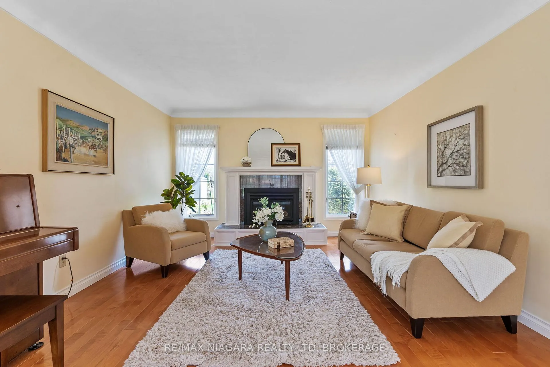 Photo 3 of 10 King's Grant Road, St. Catharines, Lakeshore — HOMEH