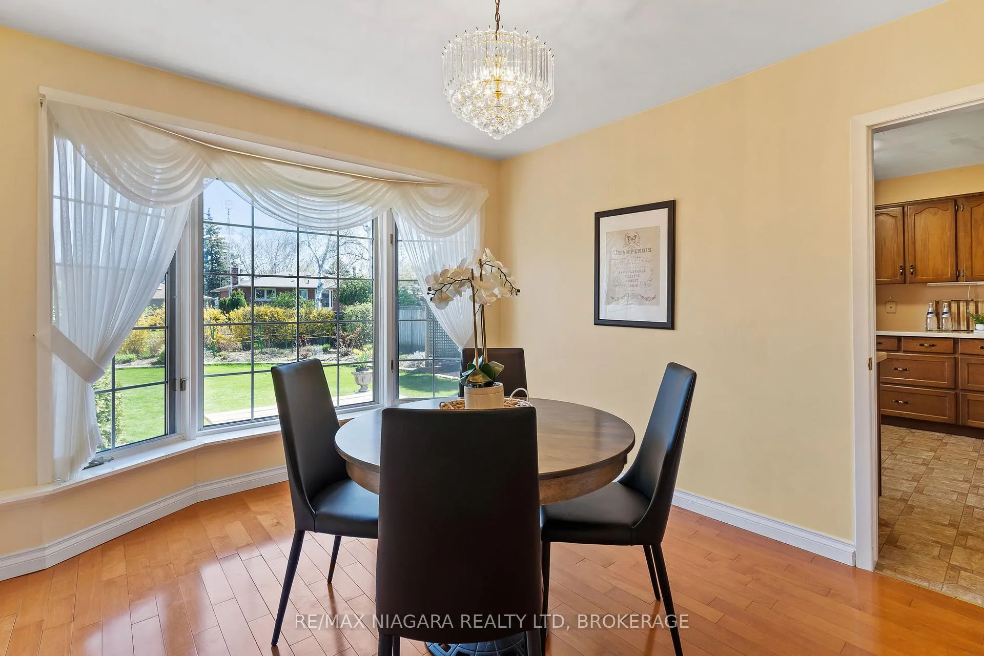 Photo 8 of 10 King's Grant Road, St. Catharines, Lakeshore — HOMEH