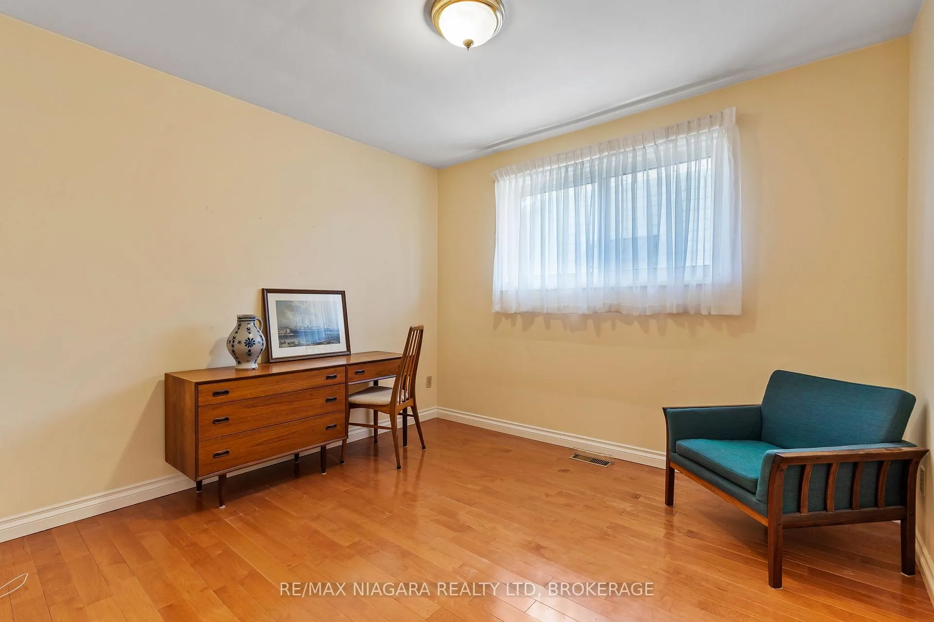Photo 16 of 10 King's Grant Road, St. Catharines, Lakeshore — HOMEH