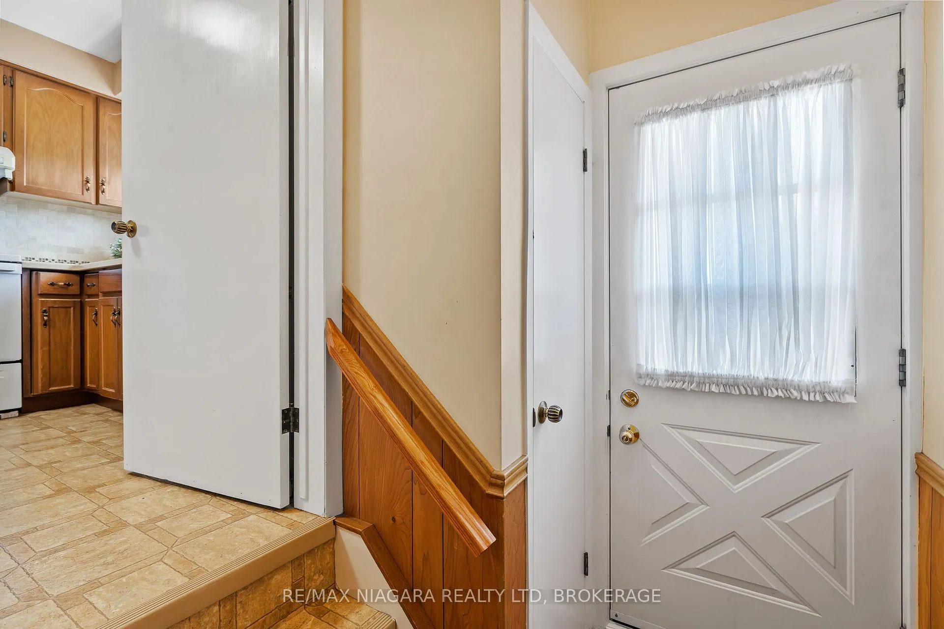 Photo 17 of 10 King's Grant Road, St. Catharines, Lakeshore — HOMEH