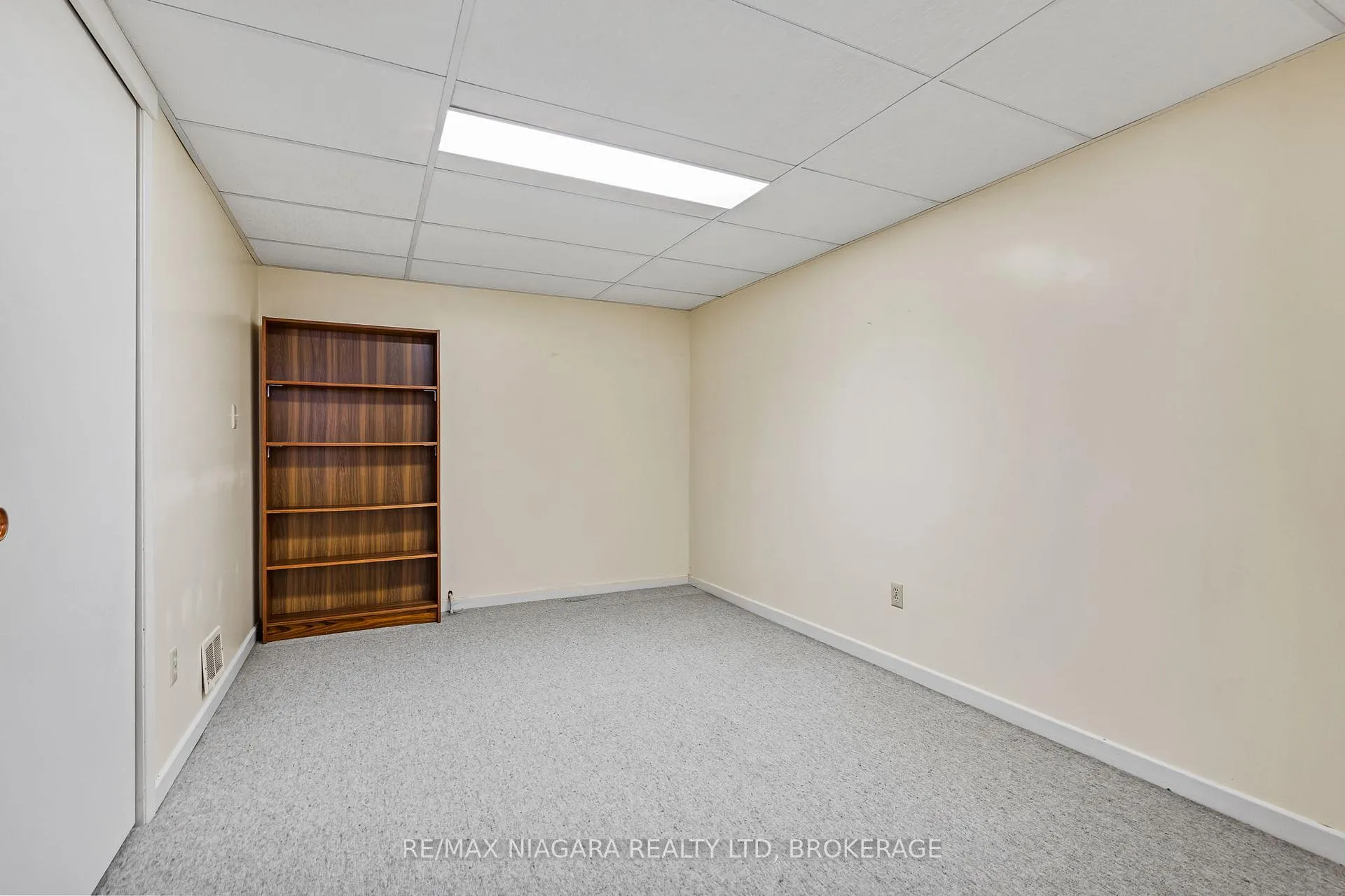 Photo 24 of 10 King's Grant Road, St. Catharines, Lakeshore — HOMEH