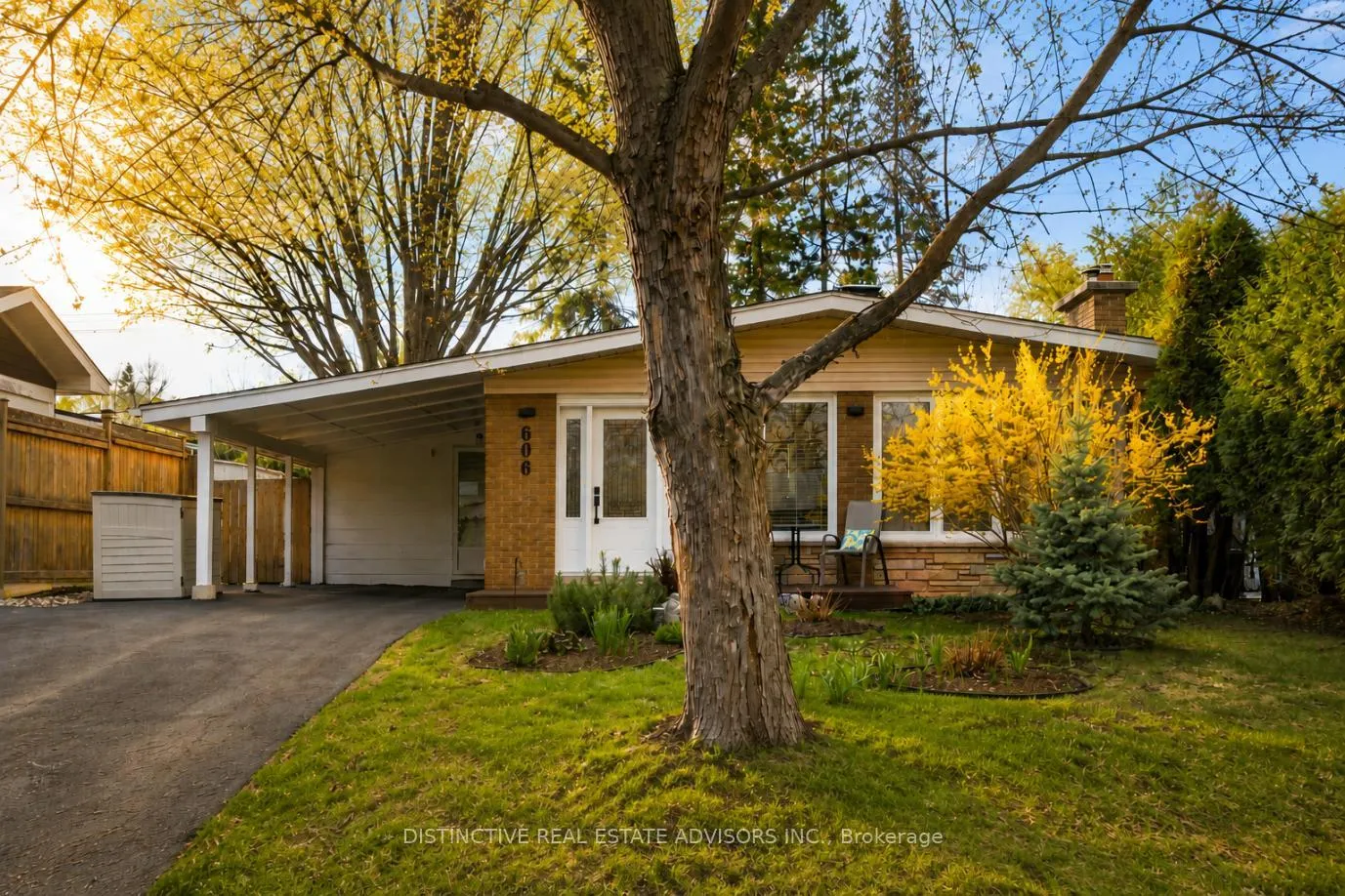 Photo 1 of 606 Dickinson Avenue, Ottawa, Riverside Park South — HOMEH