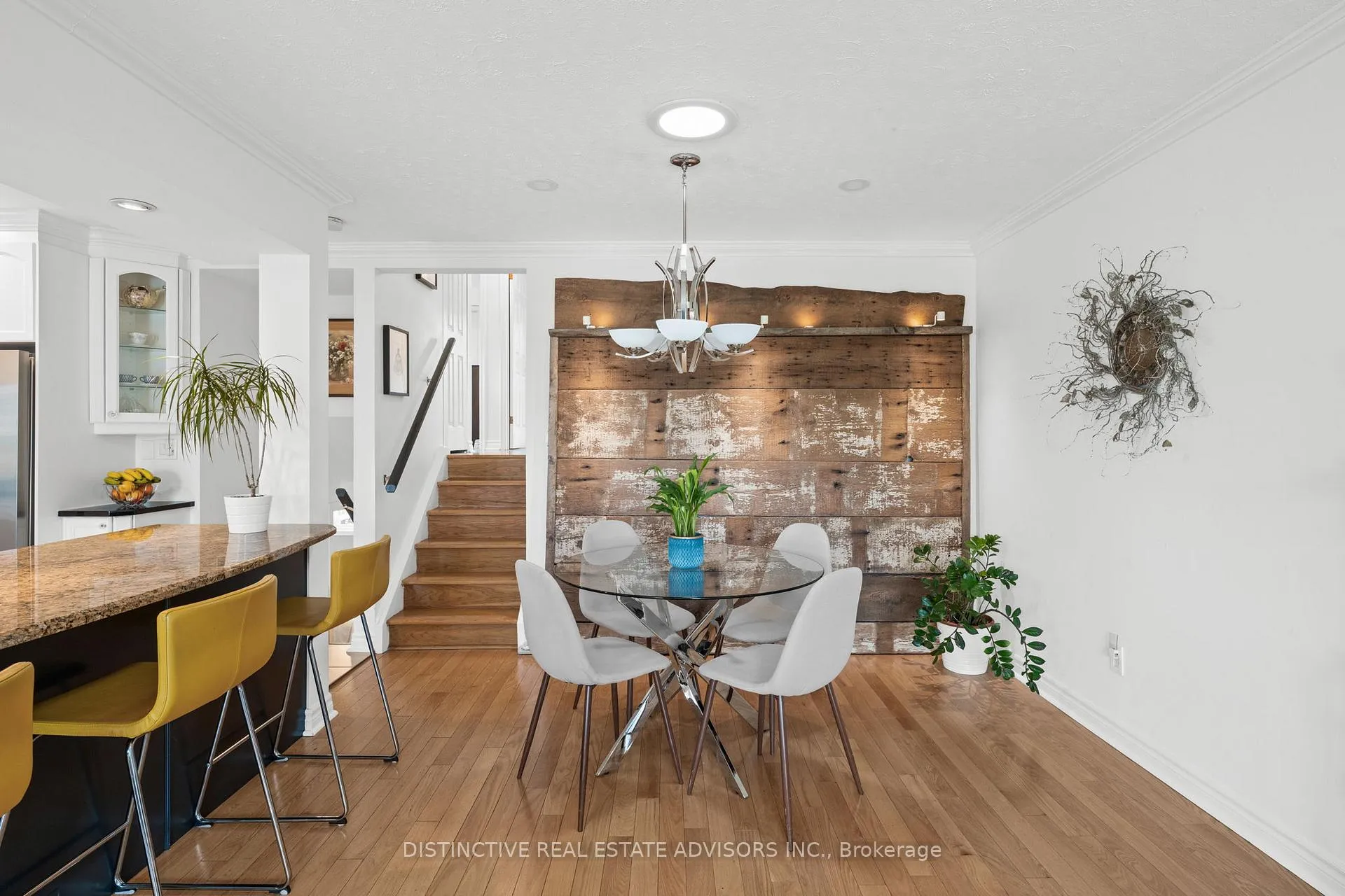 Photo 9 of 606 Dickinson Avenue, Ottawa, Riverside Park South — HOMEH