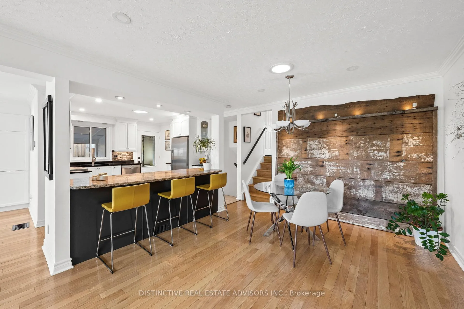 Photo 10 of 606 Dickinson Avenue, Ottawa, Riverside Park South — HOMEH
