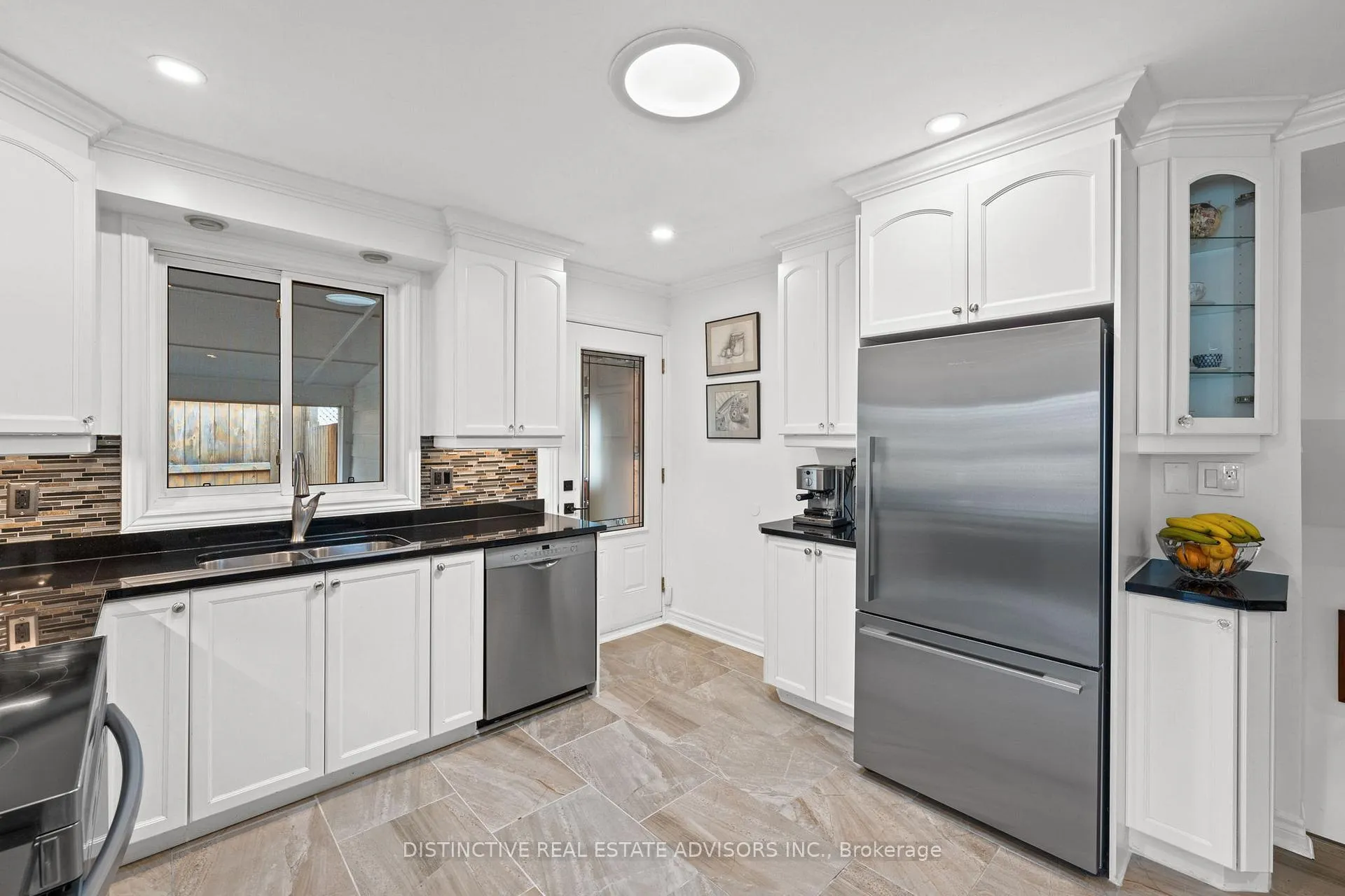 Photo 13 of 606 Dickinson Avenue, Ottawa, Riverside Park South — HOMEH