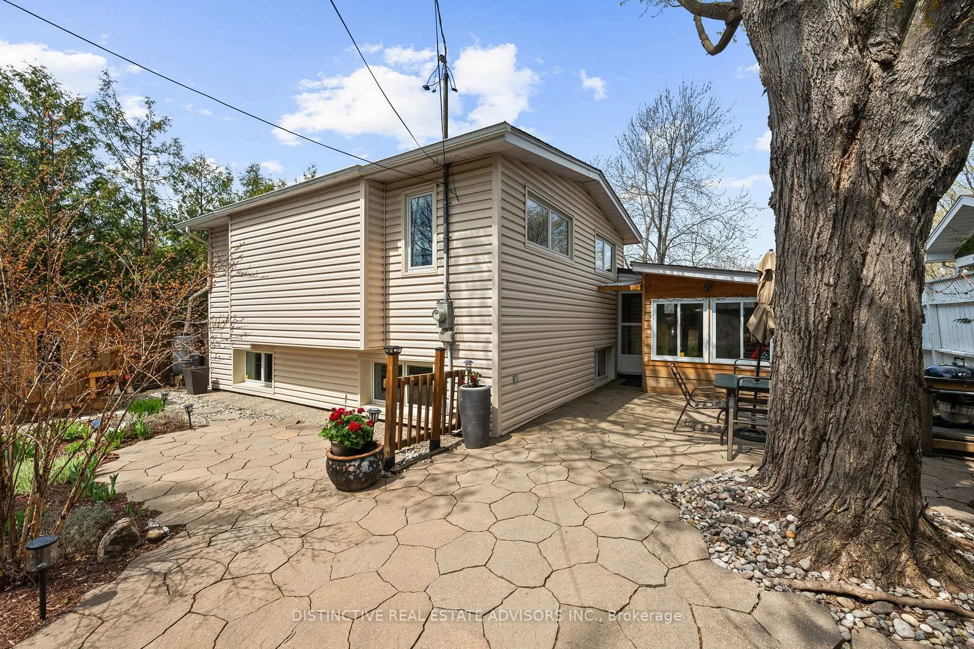 Photo 33 of 606 Dickinson Avenue, Ottawa, Riverside Park South — HOMEH