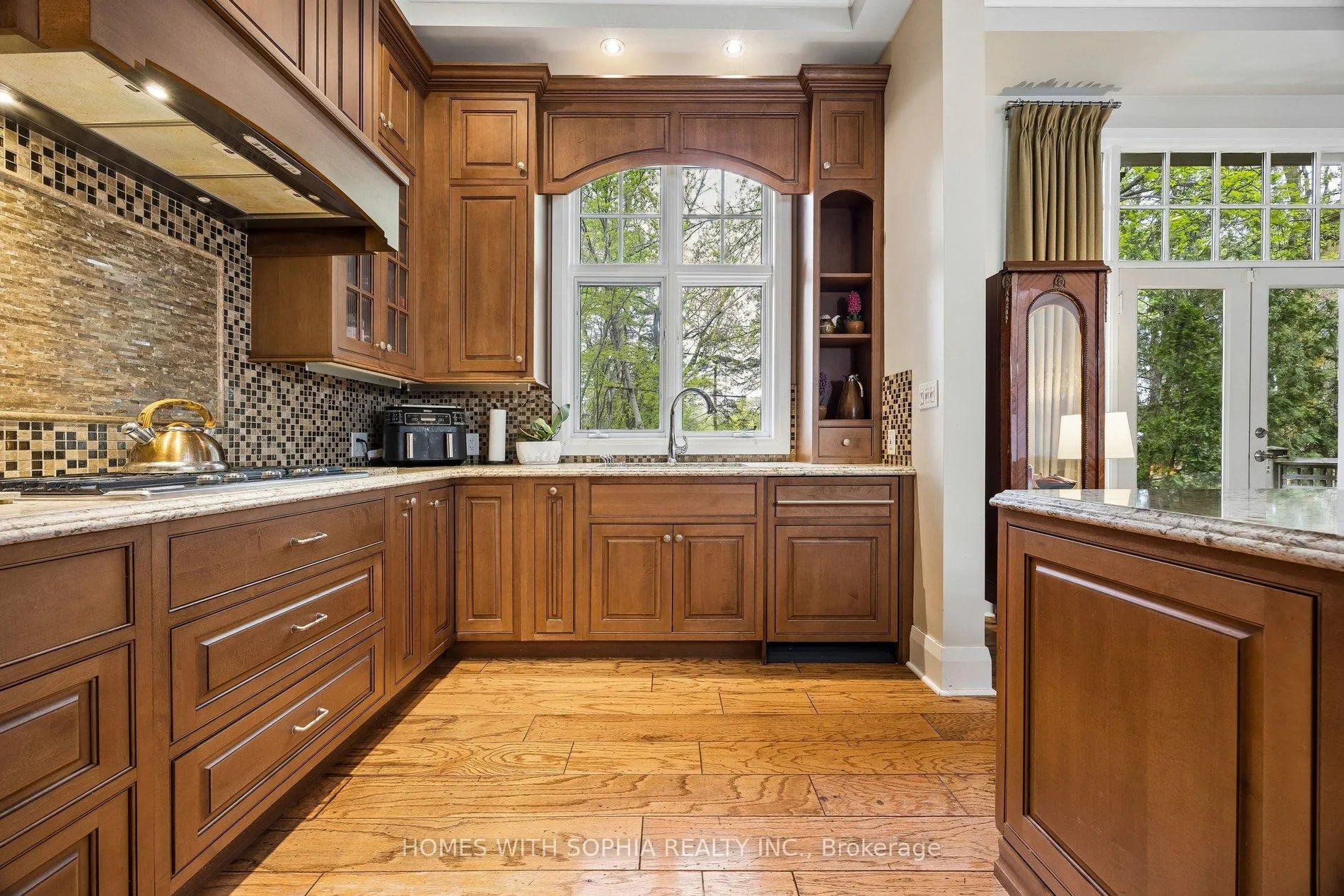 Photo 30 of 162 Glenvale Boulevard, Toronto, Leaside — HOMEH