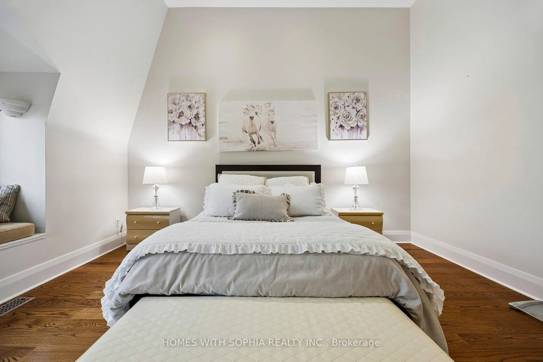 Photo 41 of 162 Glenvale Boulevard, Toronto, Leaside — HOMEH