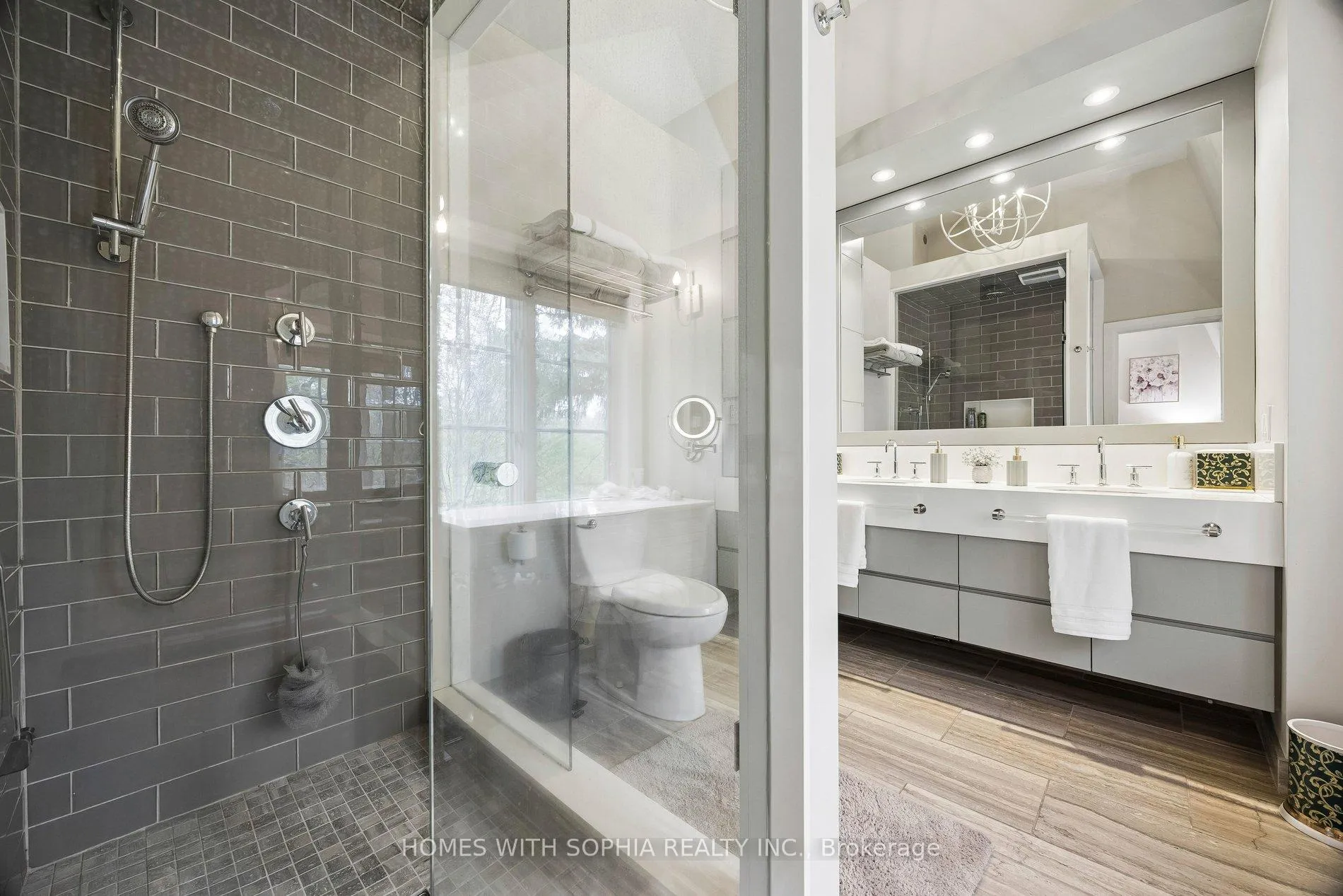 Photo 46 of 162 Glenvale Boulevard, Toronto, Leaside — HOMEH