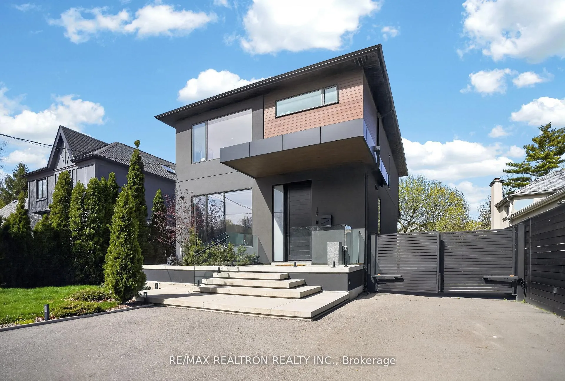 Photo 1 of 17 Lynnhaven Road, Toronto, Englemount-Lawrence — HOMEH