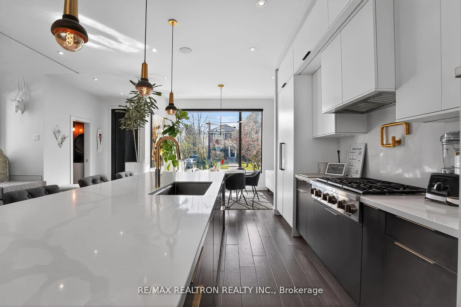 Photo 5 of 17 Lynnhaven Road, Toronto, Englemount-Lawrence — HOMEH