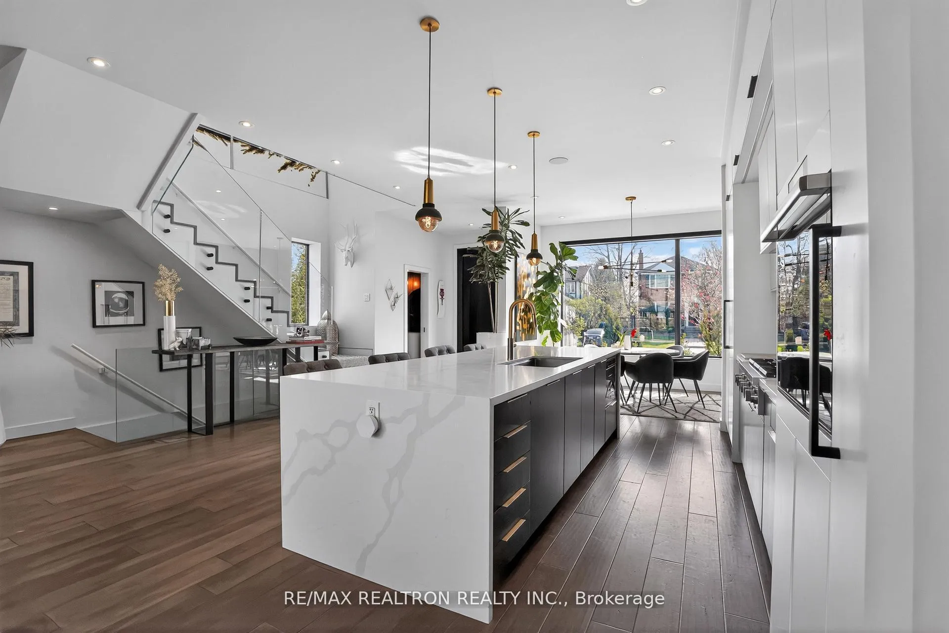 Photo 7 of 17 Lynnhaven Road, Toronto, Englemount-Lawrence — HOMEH