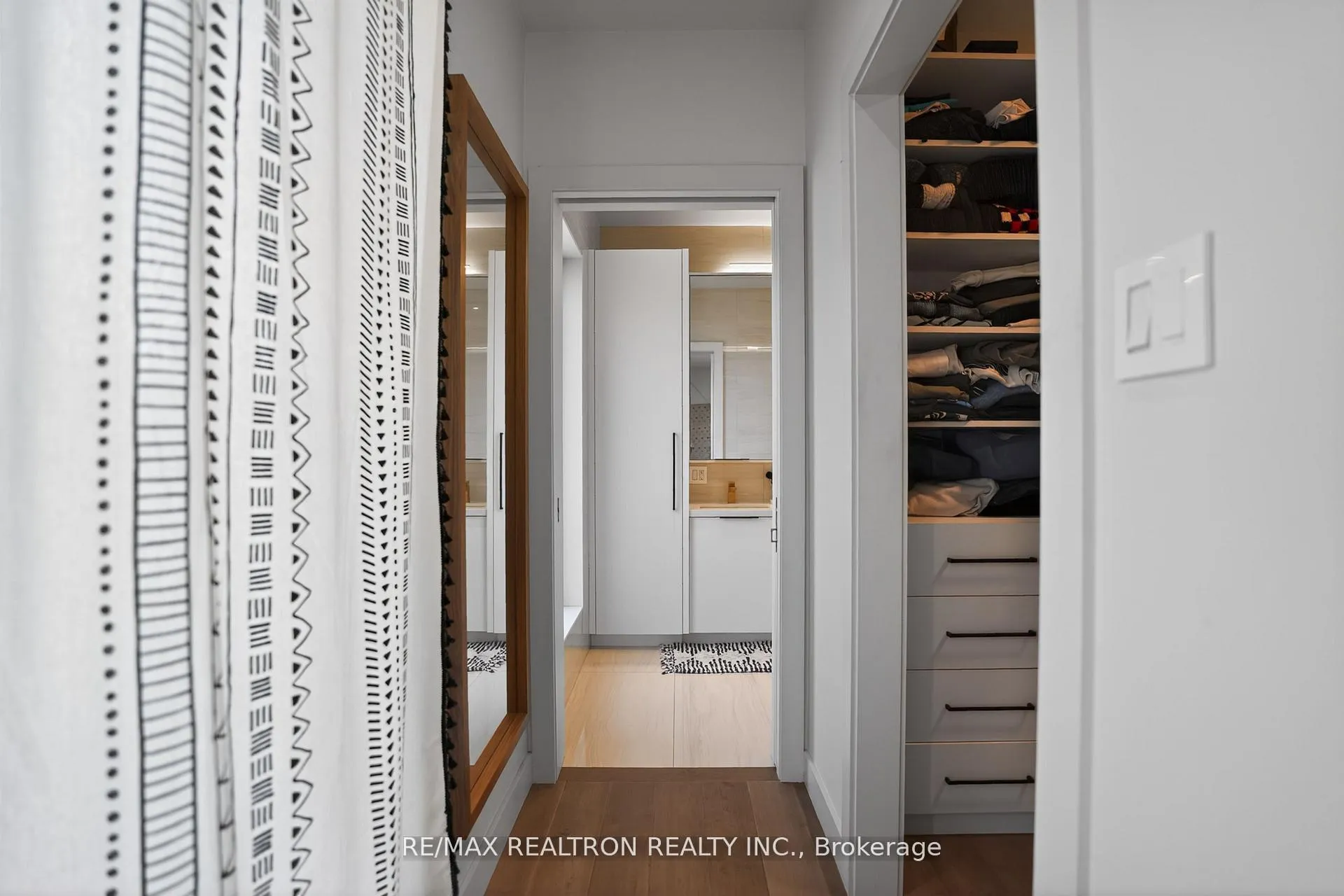 Photo 22 of 17 Lynnhaven Road, Toronto, Englemount-Lawrence — HOMEH