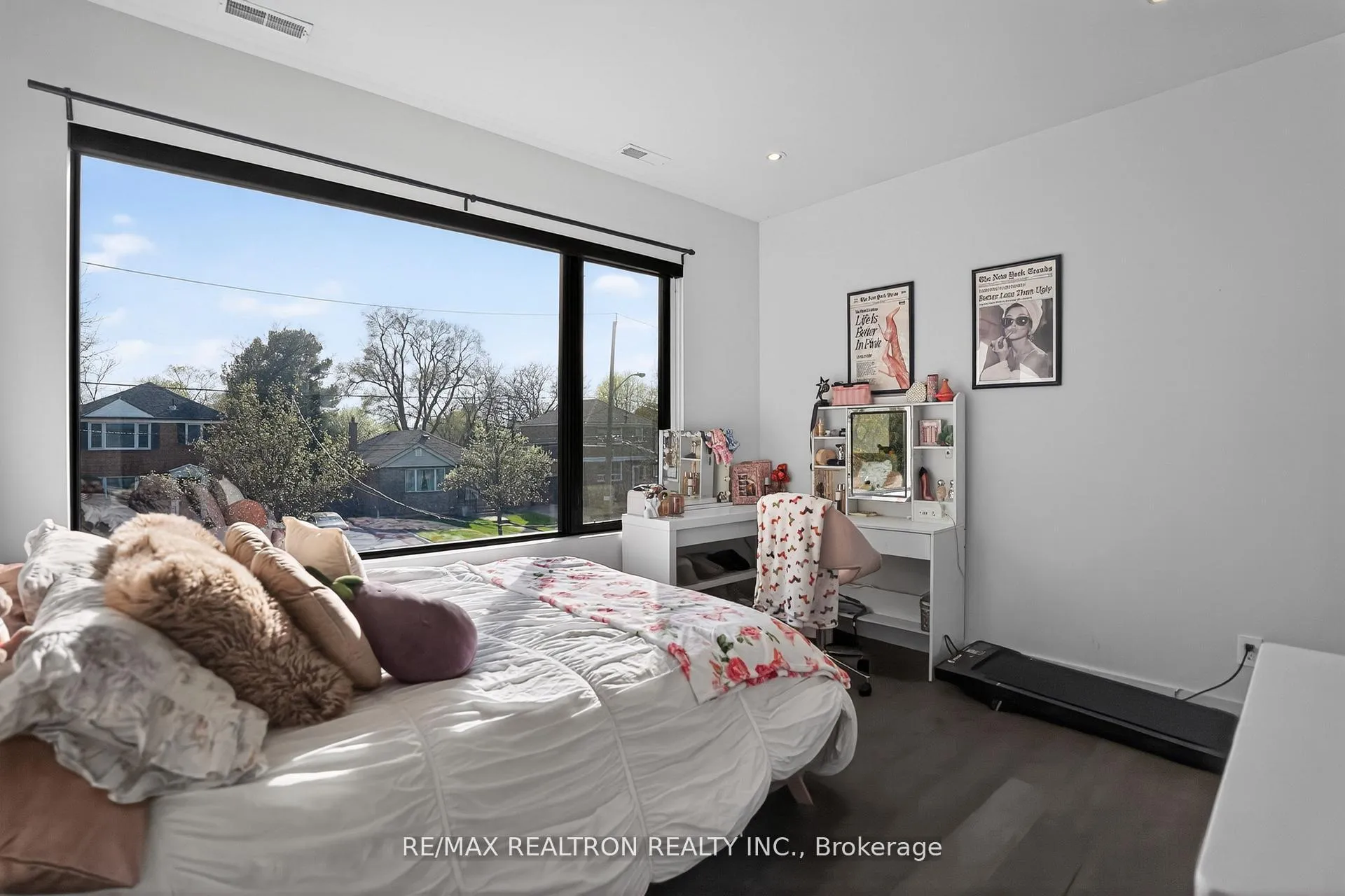Photo 27 of 17 Lynnhaven Road, Toronto, Englemount-Lawrence — HOMEH
