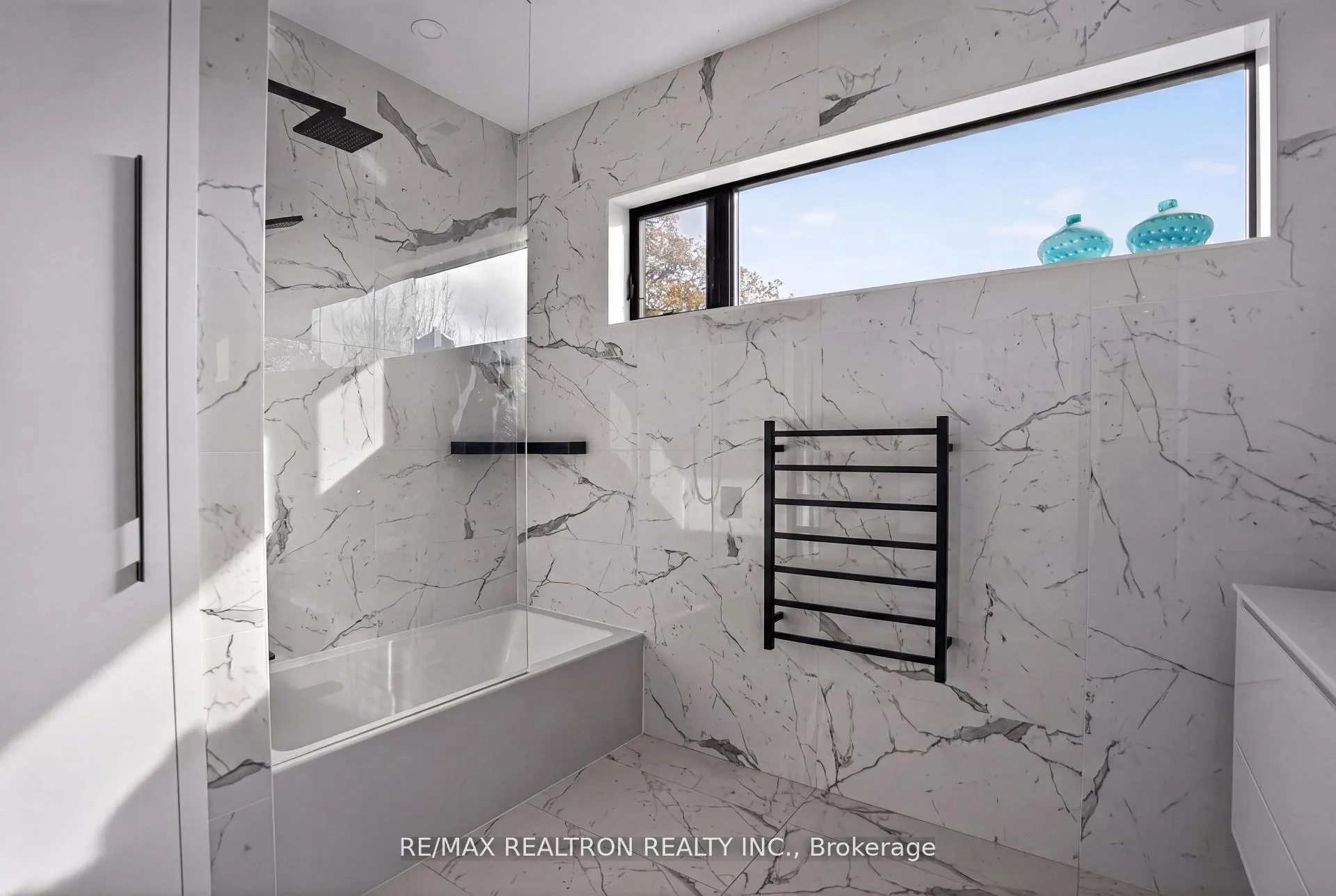 Photo 29 of 17 Lynnhaven Road, Toronto, Englemount-Lawrence — HOMEH